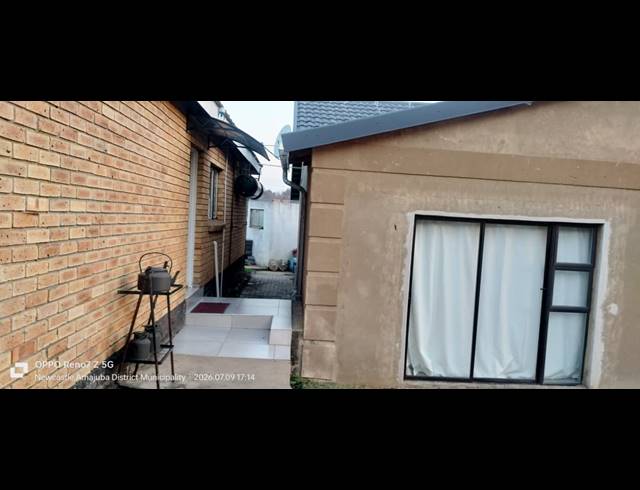 5 BEDROOM HOUSE FOR SALE IN SUNNYRIDGE